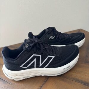 New Balance Fresh Foam Vongo V6 Black and White Running Shoes